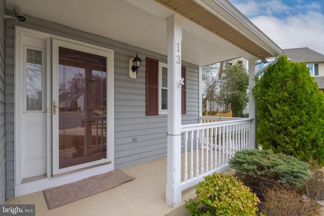 13 LEINSTER GARTH, Baltimore, MD 21236