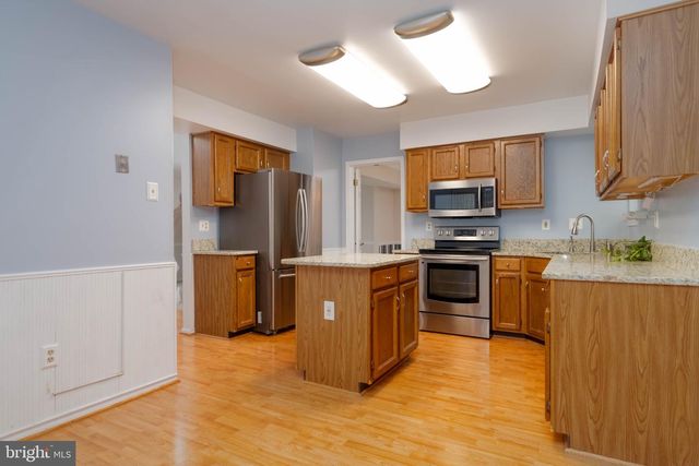 13 LEINSTER GARTH, Baltimore, MD 21236