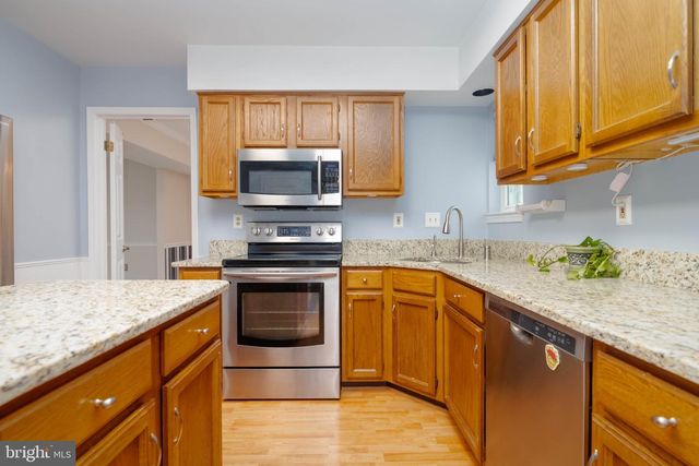 13 LEINSTER GARTH, Baltimore, MD 21236