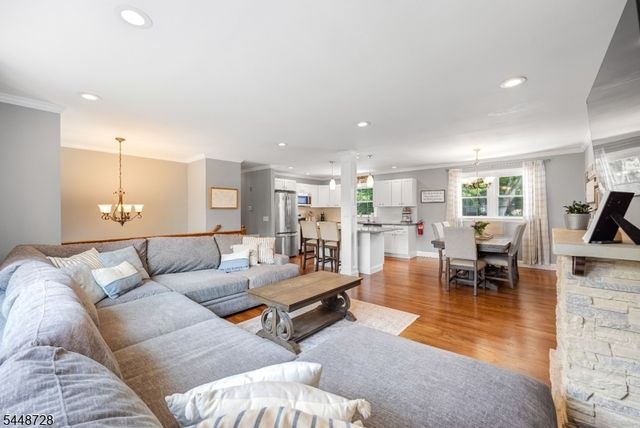 4 Huron Ave, Parsippany-troy Hills Twp., NJ 07034
