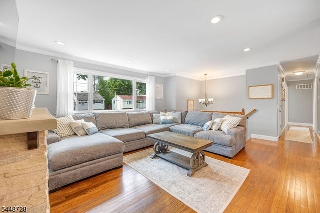 4 Huron Ave, Parsippany-troy Hills Twp., NJ 07034