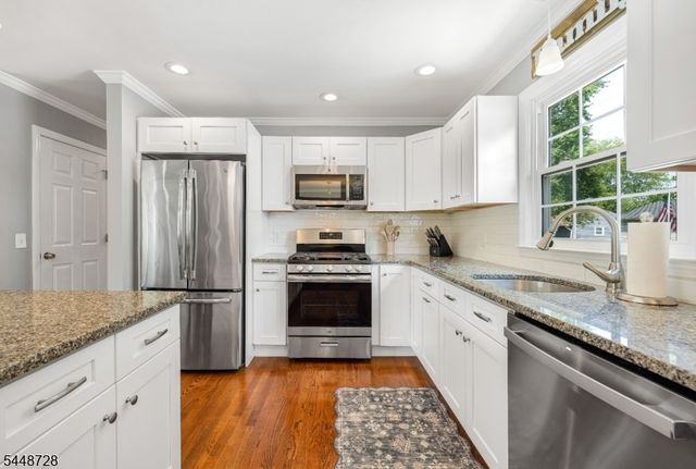 4 Huron Ave, Parsippany-troy Hills Twp., NJ 07034