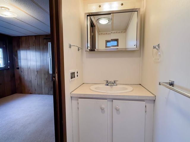 807 Nottingham Drive, Exeter, NH 03833