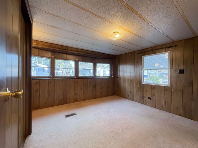 807 Nottingham Drive, Exeter, NH 03833