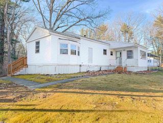 807 Nottingham Drive, Exeter, NH 03833