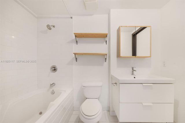 690 SW 1st Ct 1830, Miami, FL 33130