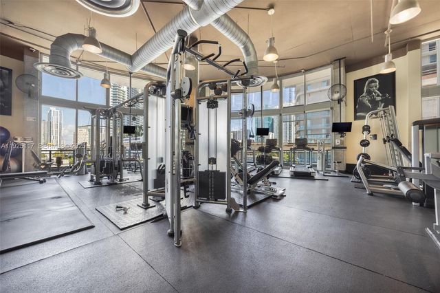 690 SW 1st Ct 1830, Miami, FL 33130