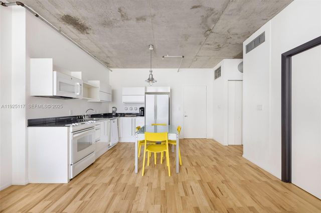 690 SW 1st Ct 1830, Miami, FL 33130