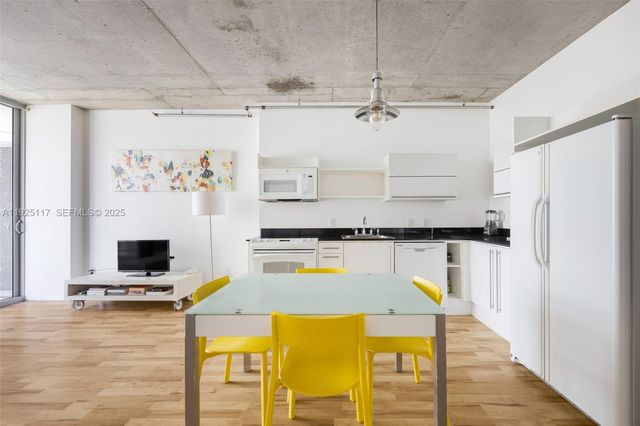 690 SW 1st Ct 1830, Miami, FL 33130