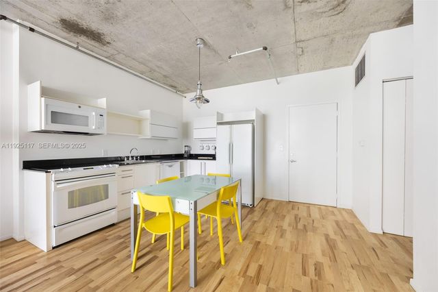 690 SW 1st Ct 1830, Miami, FL 33130