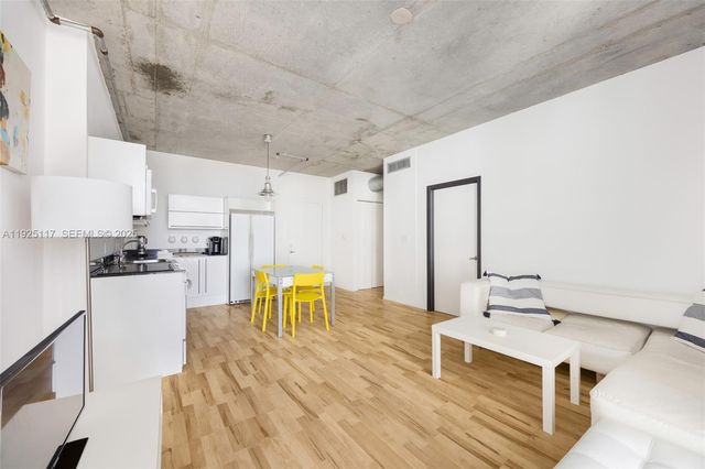 690 SW 1st Ct 1830, Miami, FL 33130