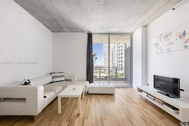 690 SW 1st Ct 1830, Miami, FL 33130