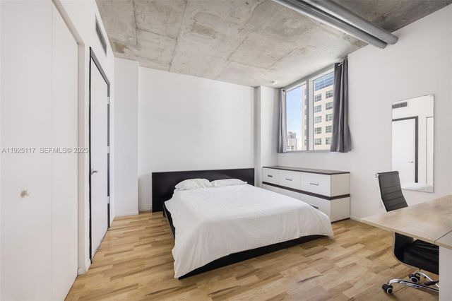 690 SW 1st Ct 1830, Miami, FL 33130