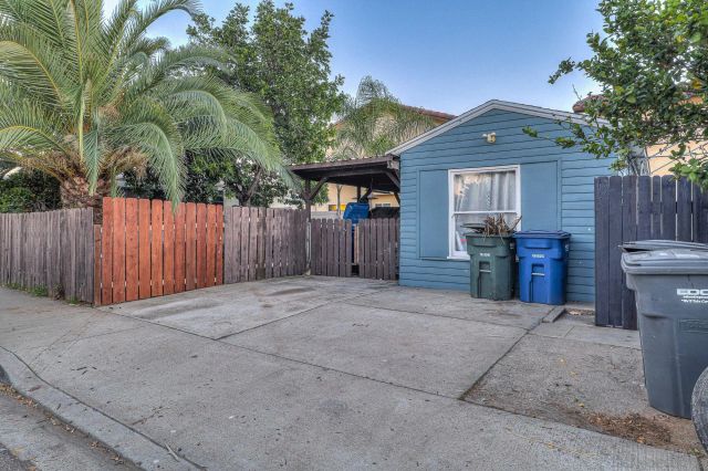 389 Chambers St., El Cajon, CA 92020