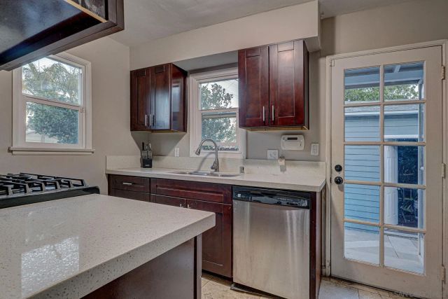 389 Chambers St., El Cajon, CA 92020