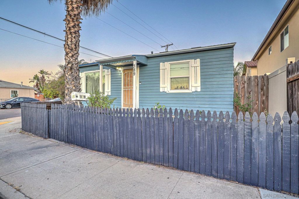 389 Chambers St., El Cajon, CA 92020