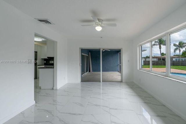 510 NW 97th Ter, Pembroke Pines, FL 33024