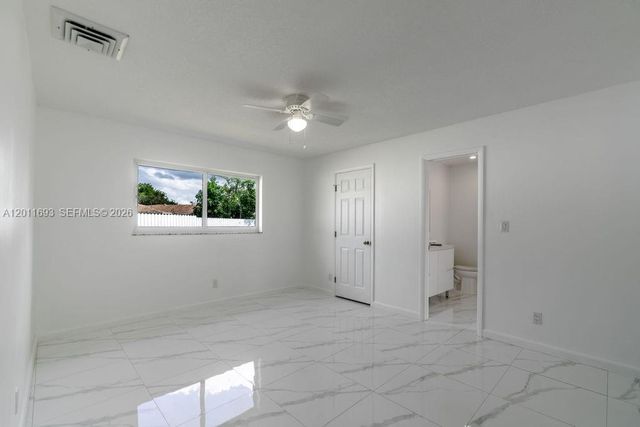 510 NW 97th Ter, Pembroke Pines, FL 33024