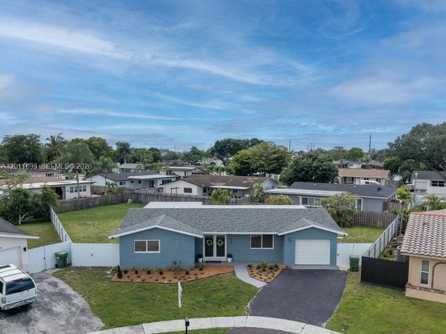 510 NW 97th Ter, Pembroke Pines, FL 33024