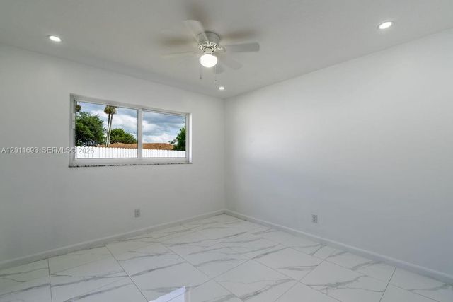 510 NW 97th Ter, Pembroke Pines, FL 33024