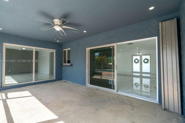 510 NW 97th Ter, Pembroke Pines, FL 33024