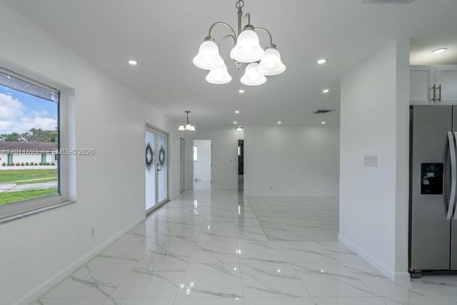 510 NW 97th Ter, Pembroke Pines, FL 33024