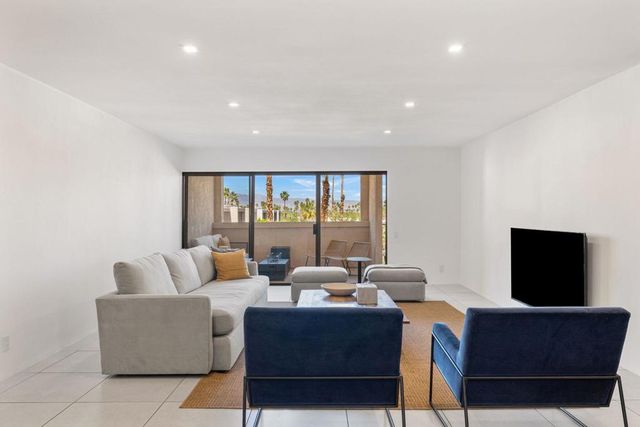 2696 S Sierra Madre F14, Palm Springs, CA 92264