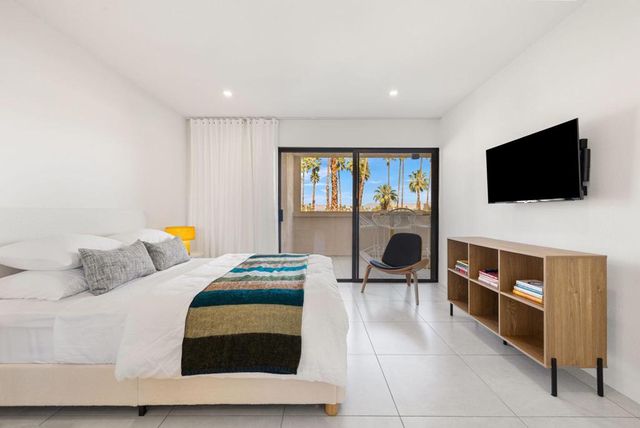 2696 S Sierra Madre F14, Palm Springs, CA 92264