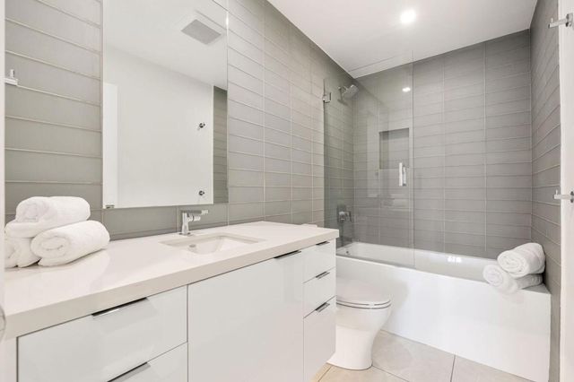 2696 S Sierra Madre F14, Palm Springs, CA 92264