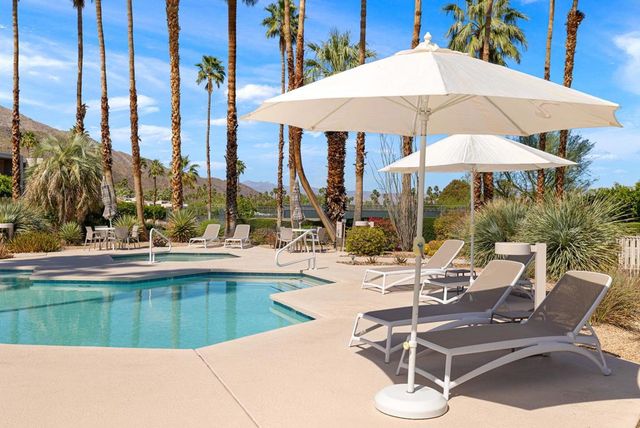 2696 S Sierra Madre F14, Palm Springs, CA 92264