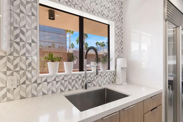 2696 S Sierra Madre F14, Palm Springs, CA 92264