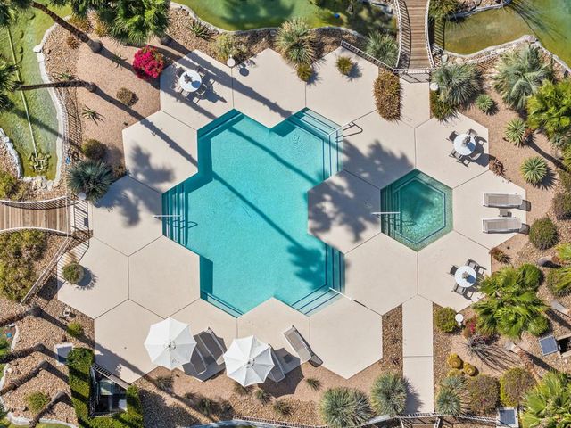 2696 S Sierra Madre F14, Palm Springs, CA 92264