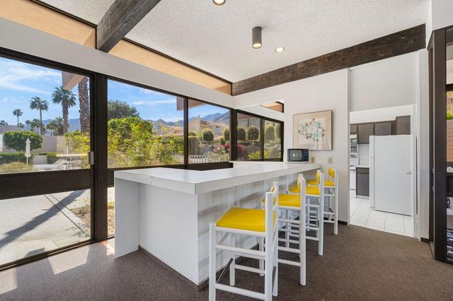 2696 S Sierra Madre F14, Palm Springs, CA 92264