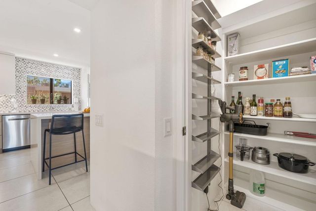 2696 S Sierra Madre F14, Palm Springs, CA 92264