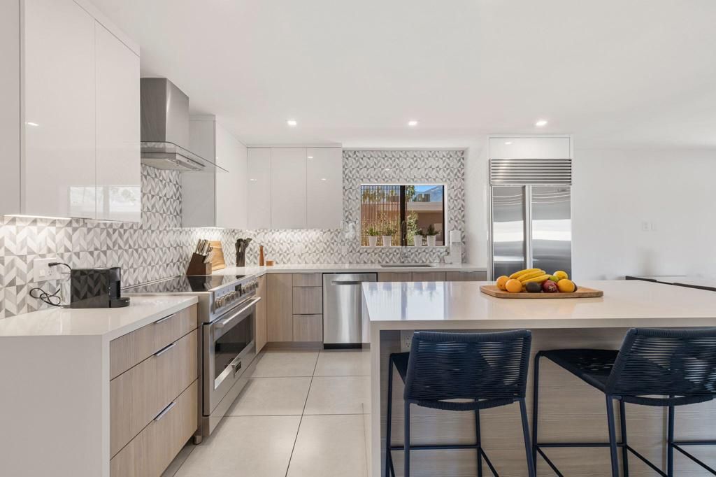 2696 S Sierra Madre F14, Palm Springs, CA 92264