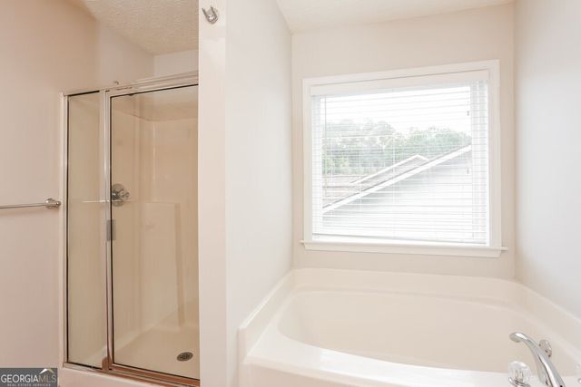 3200 Cooper Woods Drive, Loganville, GA 30052