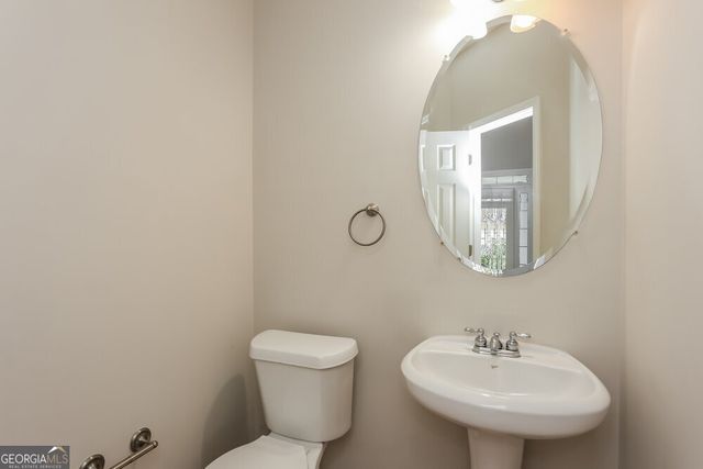 3200 Cooper Woods Drive, Loganville, GA 30052