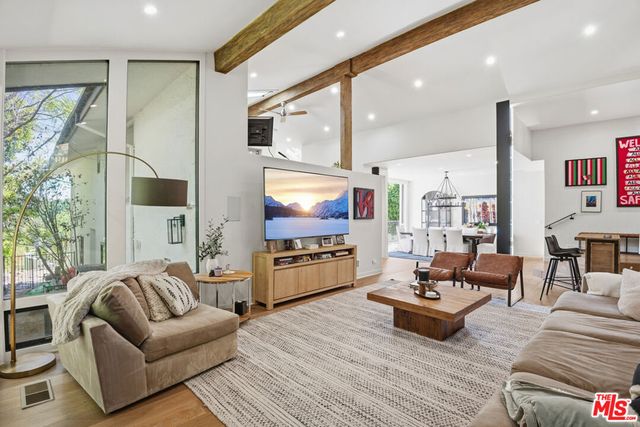 16820 Oak View Drive, Encino, CA 91436