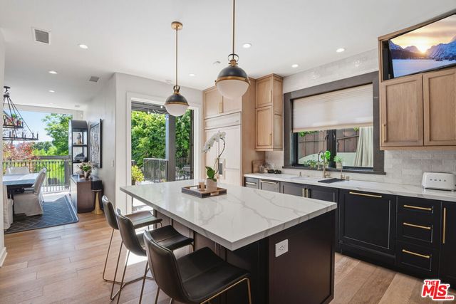 16820 Oak View Drive, Encino, CA 91436