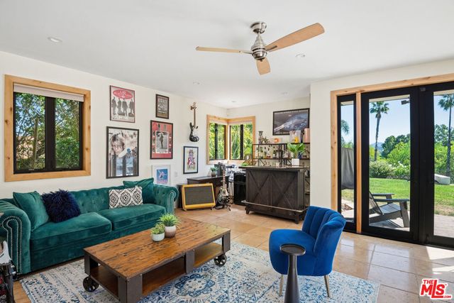 16820 Oak View Drive, Encino, CA 91436