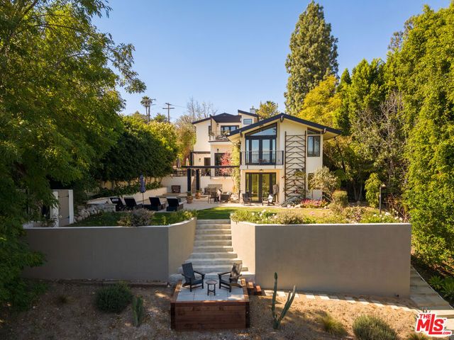 16820 Oak View Drive, Encino, CA 91436
