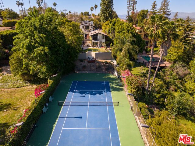 16820 Oak View Drive, Encino, CA 91436