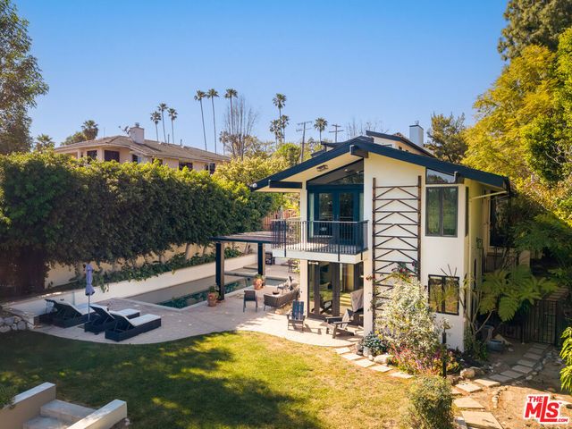 16820 Oak View Drive, Encino, CA 91436