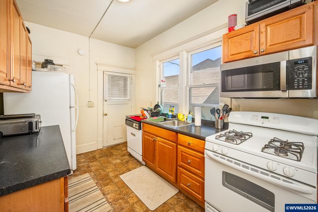 660 NW Van Buren Av, Corvallis, OR 97330