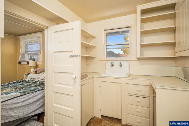 660 NW Van Buren Av, Corvallis, OR 97330