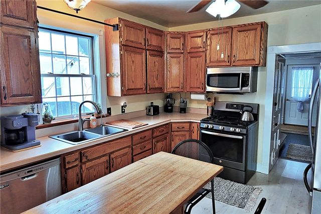 3037 E Main St, West Middlesex Boro, PA 16159