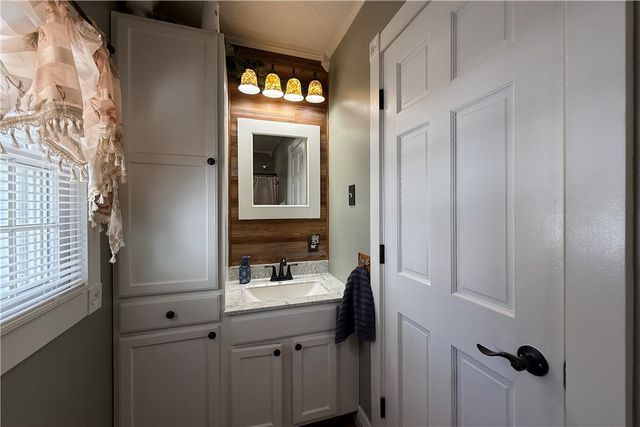 3037 E Main St, West Middlesex Boro, PA 16159