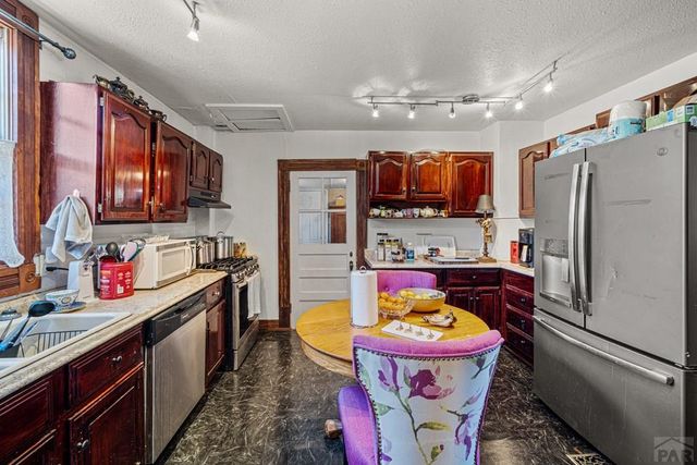 417 W 11th St, Pueblo, CO 81003