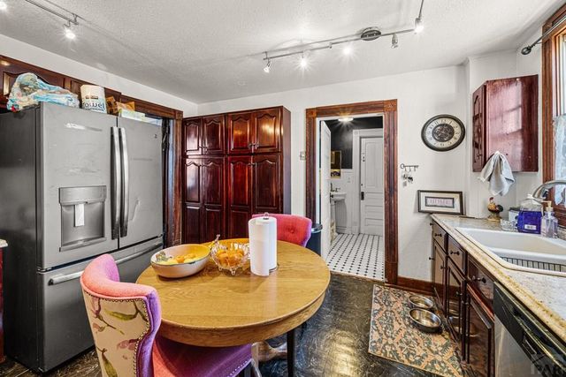 417 W 11th St, Pueblo, CO 81003