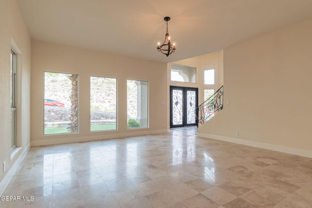 409 MESILLA VISTA Lane, El Paso, TX 79912